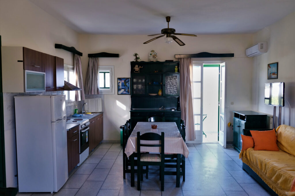 Sea view apartment dining area