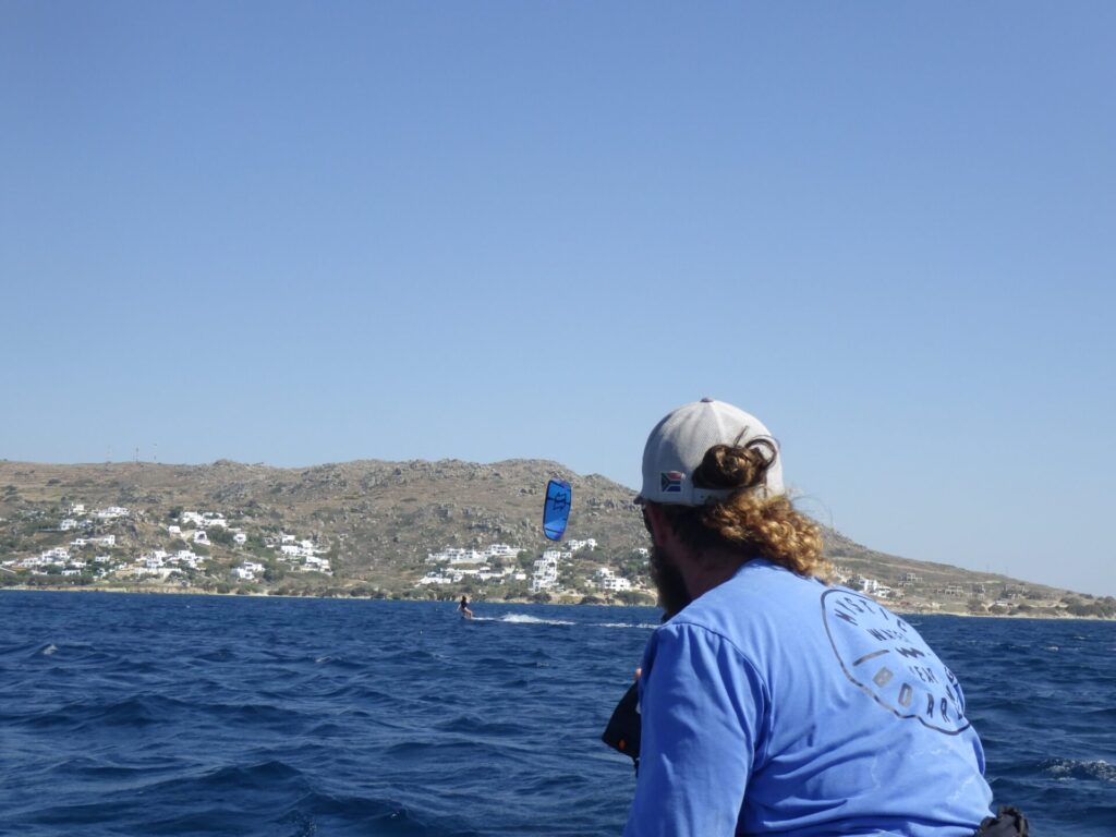 Kitesurfing lesson in Naxos  by boat.