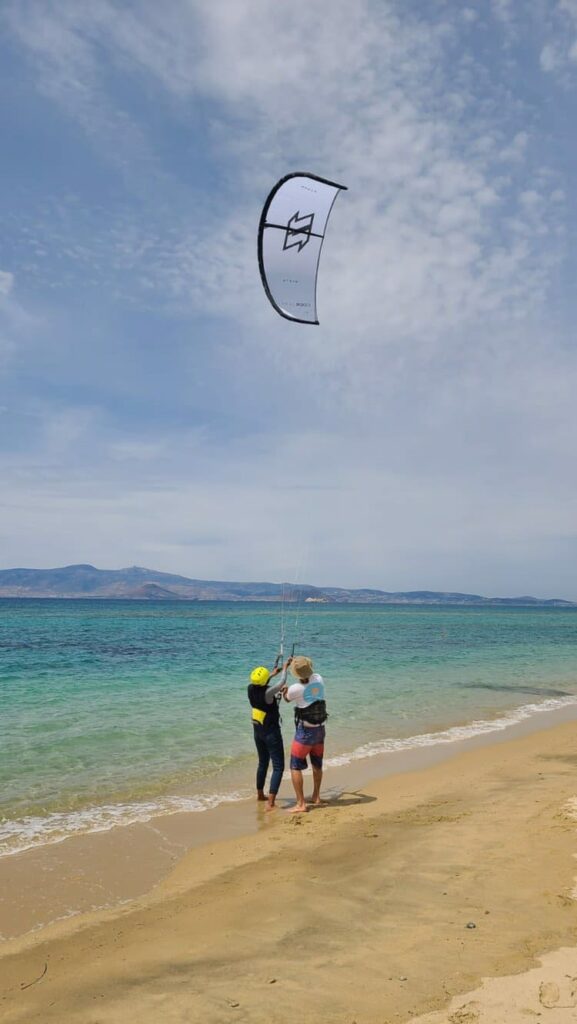 practise kitesurfing control on plaka beach,naxos (1)